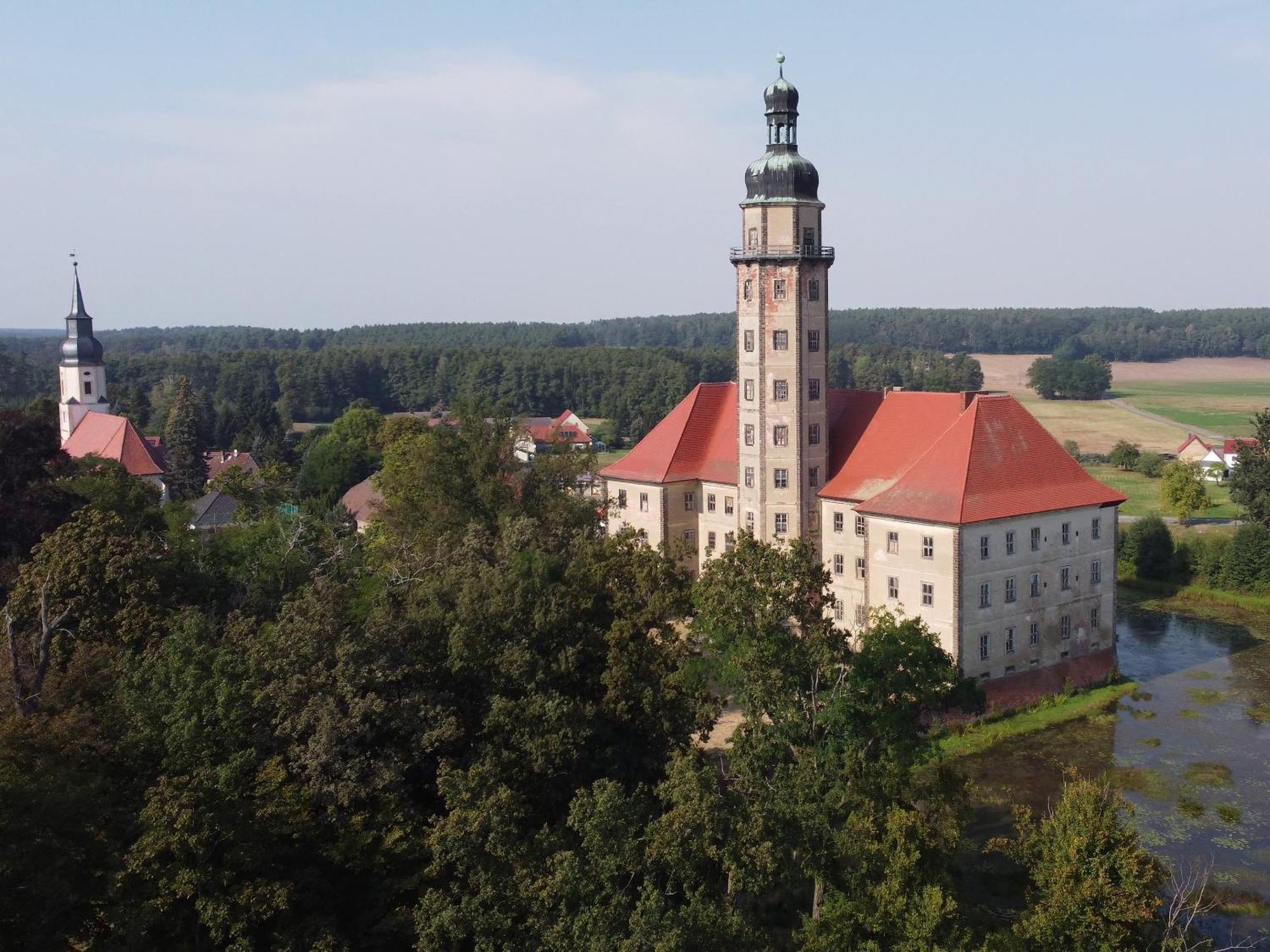 Resort "Schloss Reinharz" Bad Schmiedeberg Extérieur photo